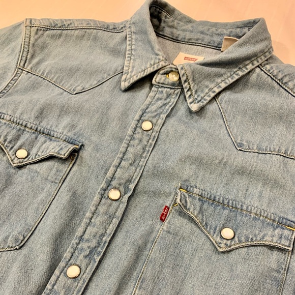 Western Barstow Levi's denim jacket Small
Stone Dark Wash - Picture 3 of 5